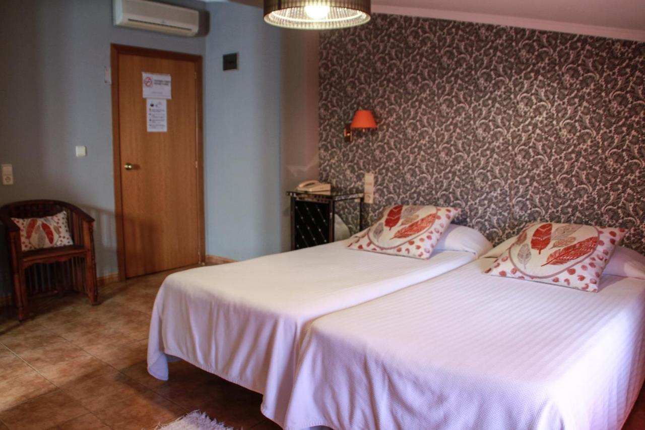 Iris Hotel 3*